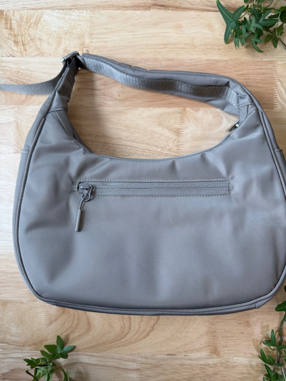Lululemon City Essentials Shoulder Bag 4L - Picture 2 of 5